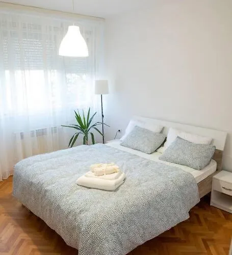 Dora Apartment
