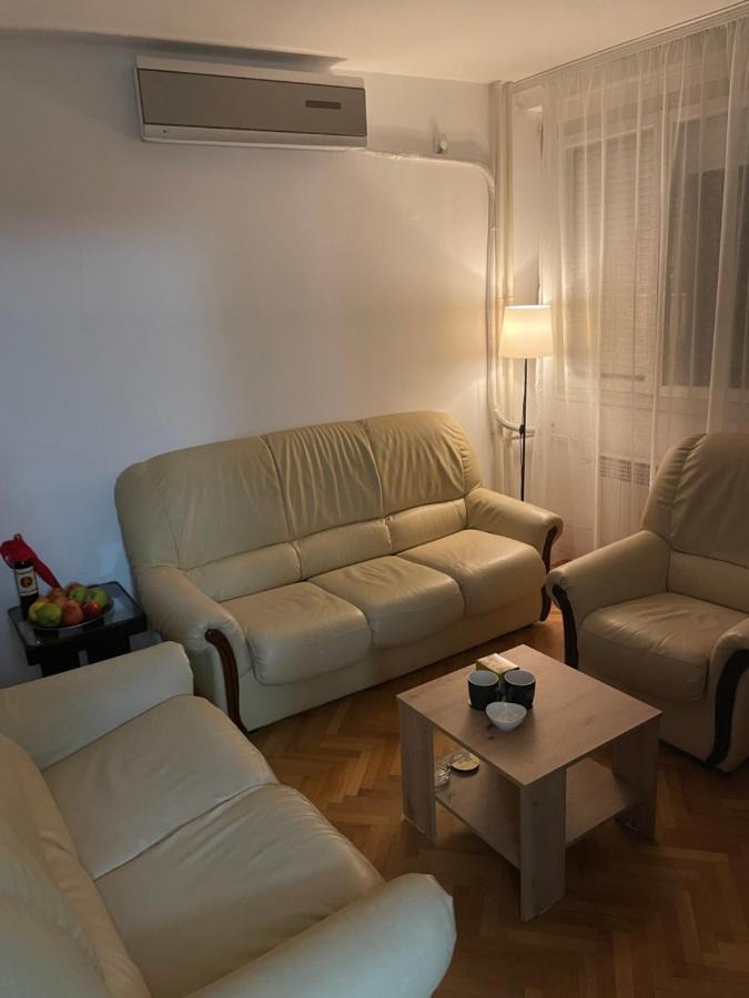 Dora Apartment *